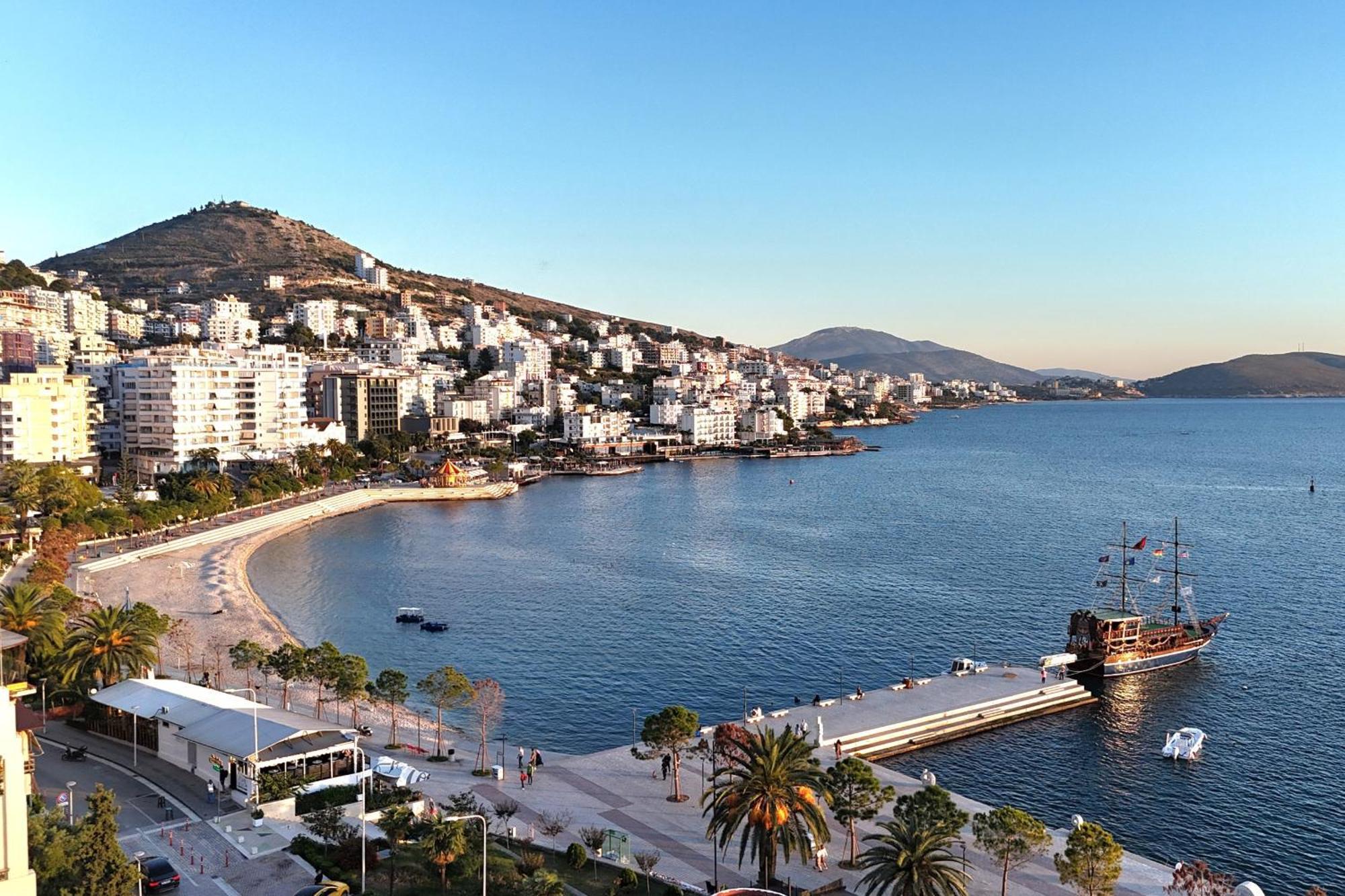 Deep Blue Rooftop - 111 Sarandë Eksteriør bilde